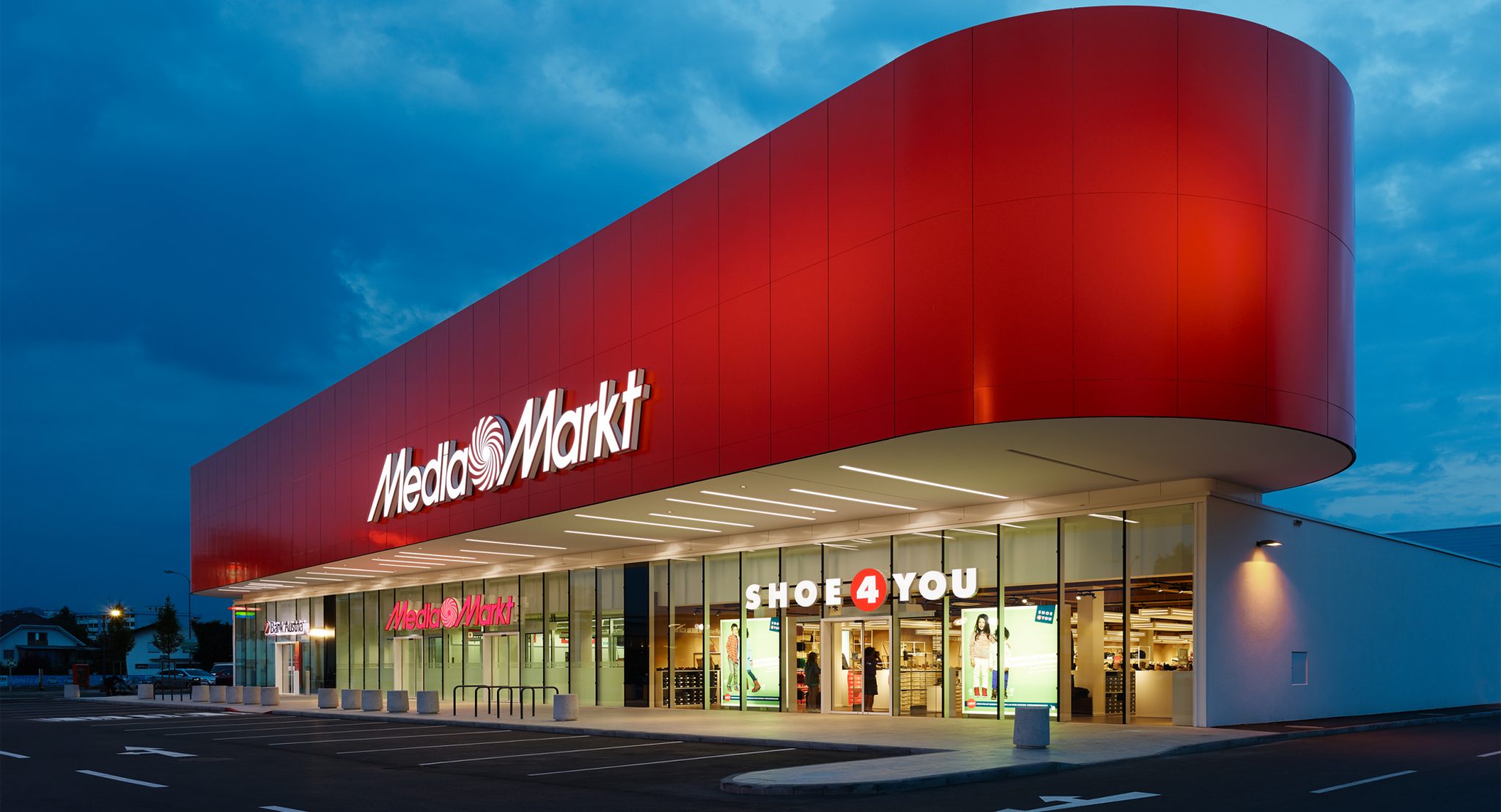 Retail Centre MEDIA MARKT: Dynamic Shopping Experience